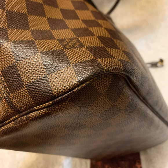 Authentic Louis Vuitton Neverful MM - Picture 2 of 16